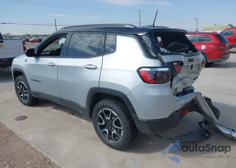 2025 Jeep Compass Trailhawk 4X4 z USA, uszkodzony, nr VIN 3C4NJDDN7ST594866